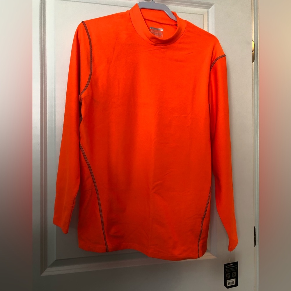 Layer 8 man’s active outdoor long sleeve top. XL